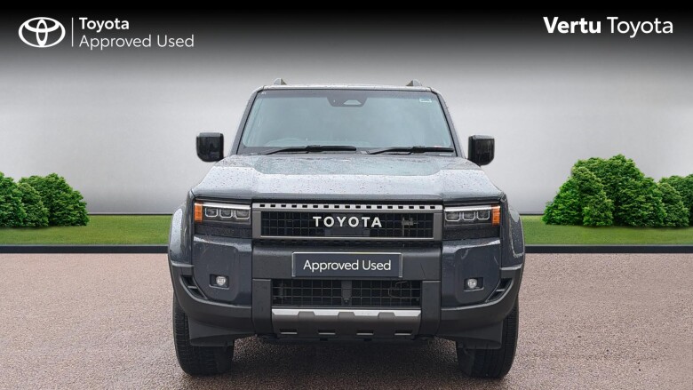 Toyota Land Cruiser 2.8 D-4D 204 Invincible 5dr Auto [7 Seat] Diesel Station Wagon